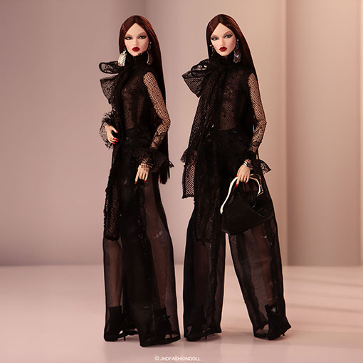 http://magmaheritage.com/Mizi/Runway/Splendortwinsbrunette2medium.jpg