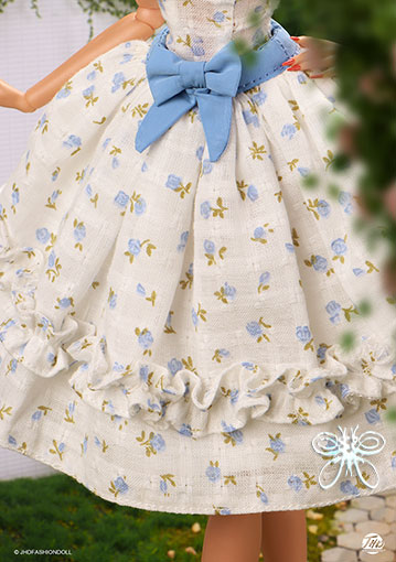https://magmaheritage.com/MaryMacy/ValleyoftheDolls/blueblossoms/blueblossoms8small.jpg