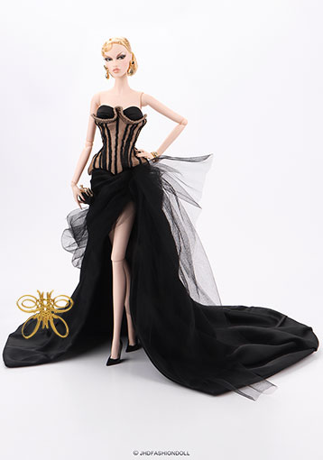 https://magmaheritage.com/Mizi/GildedSilhouette/01gildedsilhouttesmall.jpg