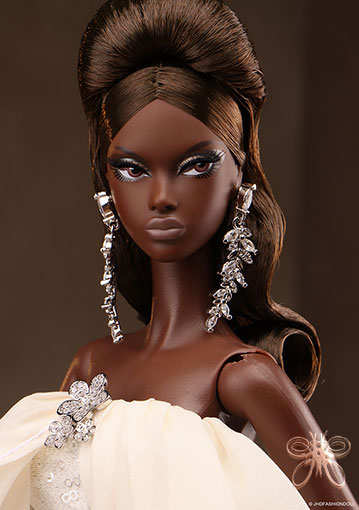 https://magmaheritage.com/Mizi/WhiteGala/Yaya/WhiteGalaYaya3small.jpg