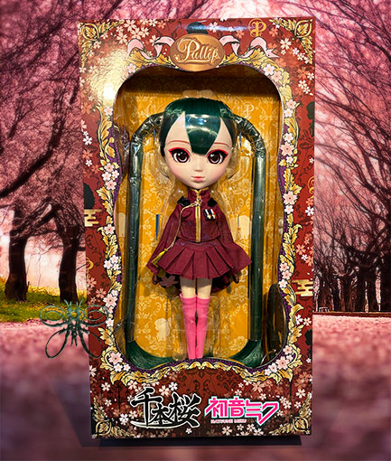 https://magmaheritage.com/Pullip/SenbonzakuraMiku/Senbonzakura1small.jpg